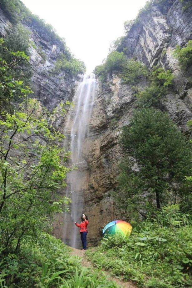 央视著名主持人欧阳夏丹与好闺蜜施琰再聚首,当年被称为新闻双旦-专业问答网站,解答您的疑问